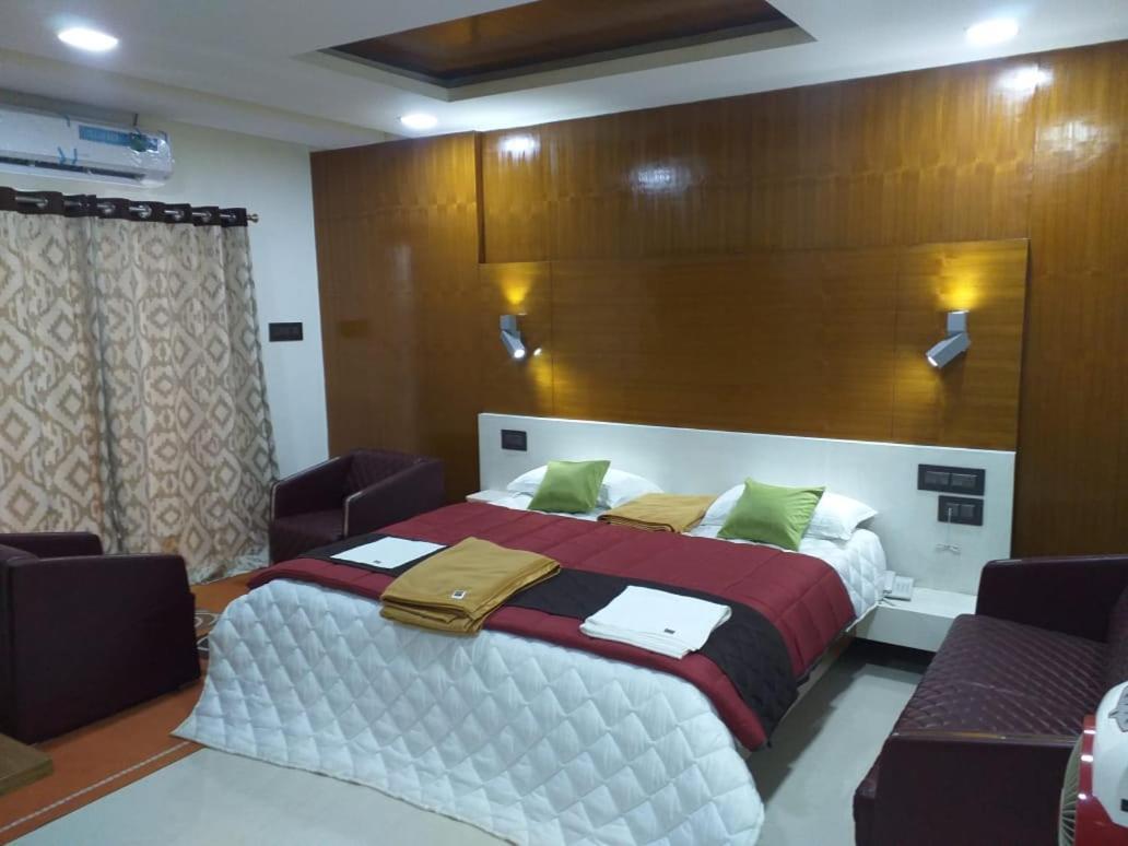 Grand Meridian Vinnamangalam Esterno foto