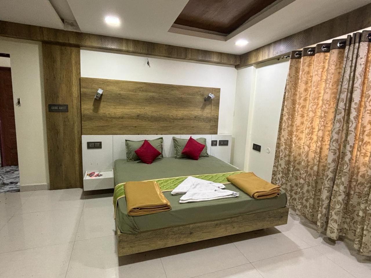 Grand Meridian Vinnamangalam Esterno foto